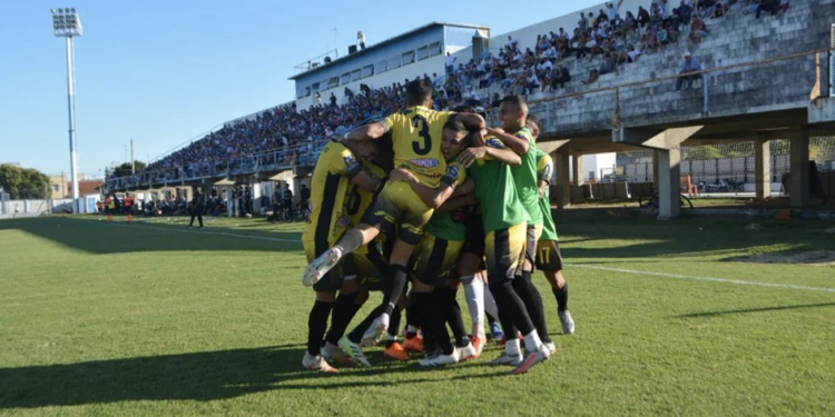 crucero recibe a gimnasia