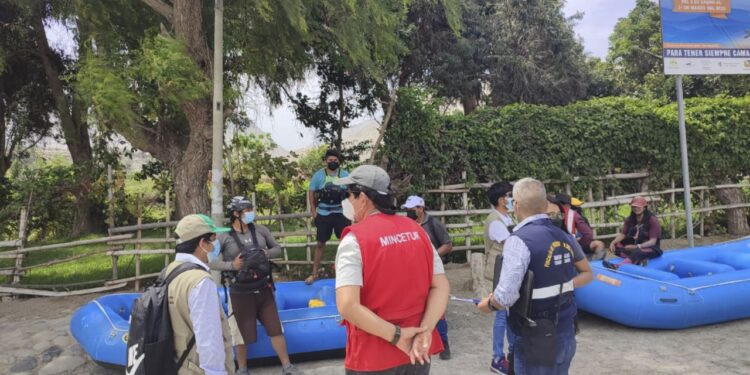 Fiscalizan servicios de canotaje turístico en Lunahuaná