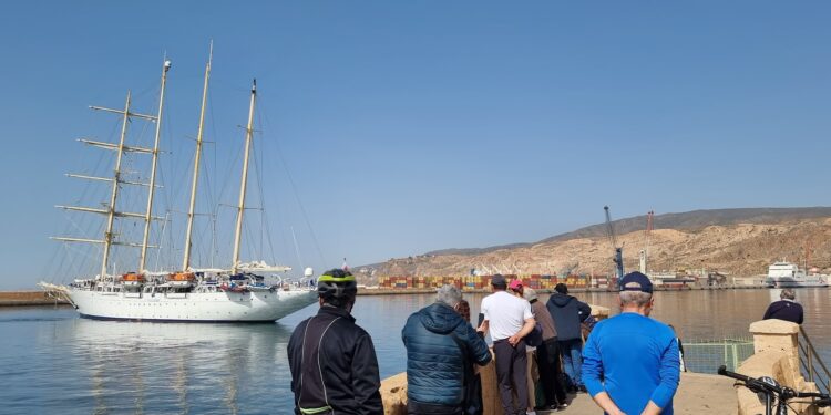 Fotogalería: Ya está aquí: llega a Almería el crucero ‘Star Flyer‘