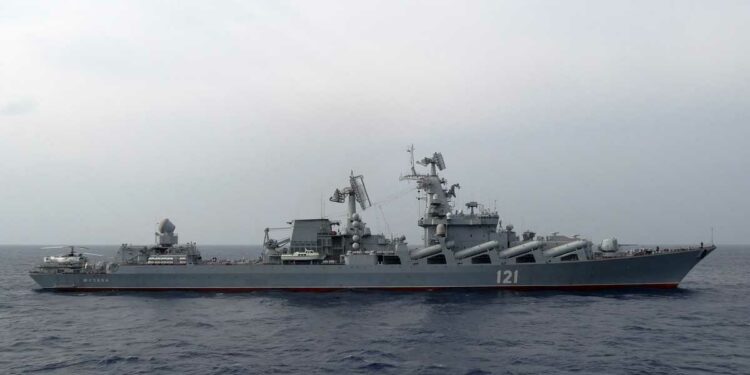 Gobierno ruso reconoce el hundimiento del crucero Moskva y la muerte de un marino