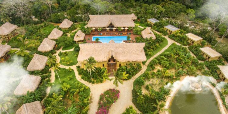 Entre las actividades que puedan hacer los visitantes en el Hotel Senda Koguiwa, en Santa Marta, son senderismo y yoga. Foto: Archivo particular/ Booking