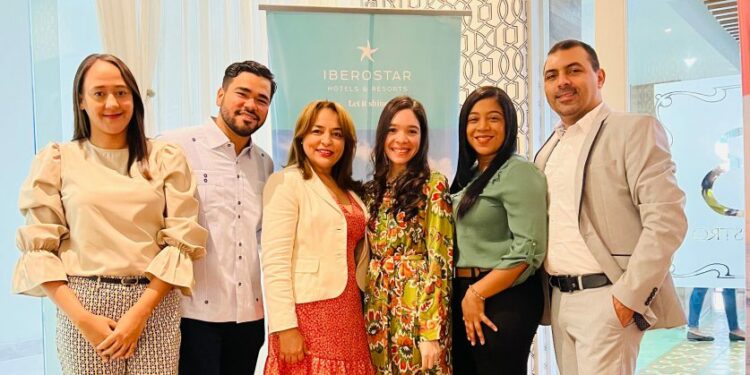 Iberostar Hotels & Resorts reconoce a touroperadores y agencias de viaje en Santiago