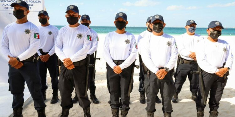Isla Mujeres ya cuenta con policía turística – Pedro Canché Noticias