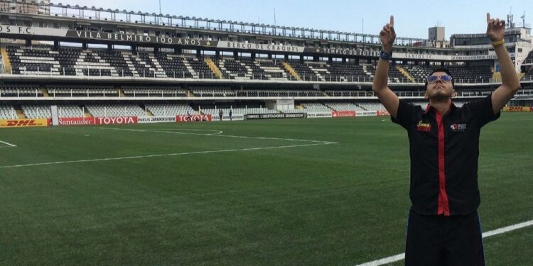Joel Alvarado, hincha ecuatoriano que economizó para ir a Catar 2022