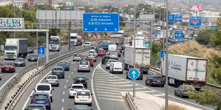 La DGT prevé 5 millones de viajes en fin de semana largo por el 1 de Mayo