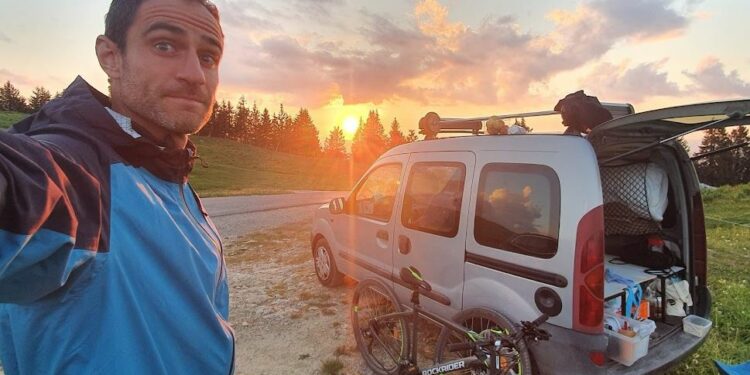 El atleta argentino que recorrió Europa viviendo en una camioneta