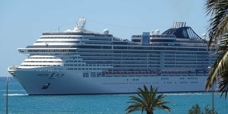 La industria de los cruceros se esfuerza para ser un modelo de negocio rentable y sostenible con el medio ambiente