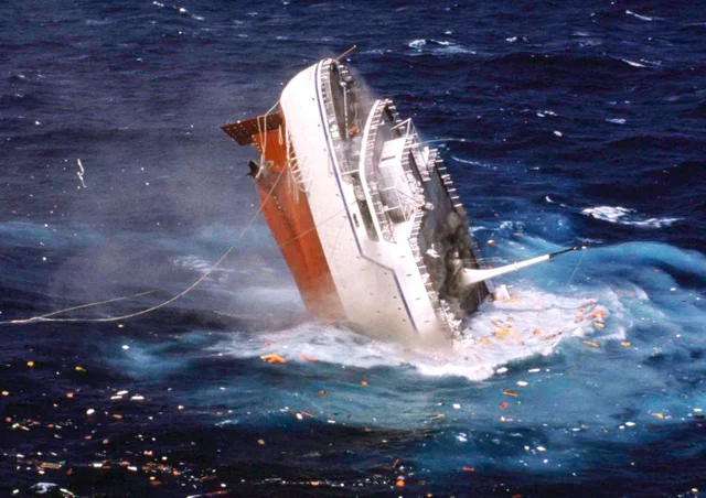 El MTS Oceanos se hundió finalmente en la mañana del 4 de agosto de 1991.