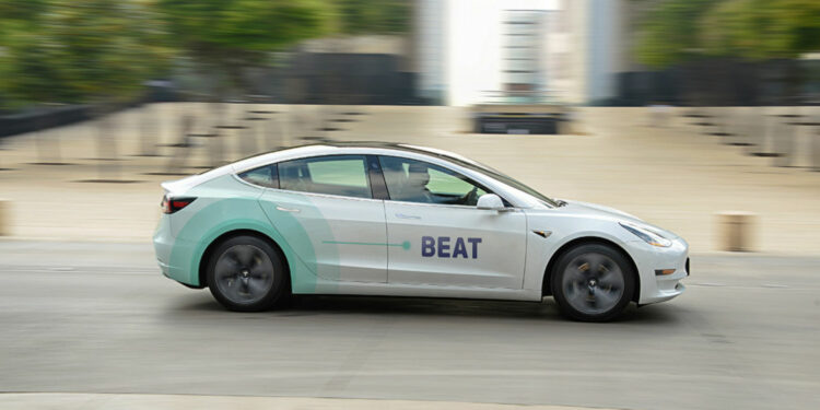 La playlist más cool para escuchar en tus viajes en Beat Tesla