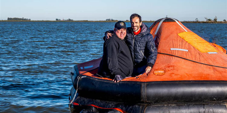 La réplica de una balsa del Crucero Belgrano, en Junín
