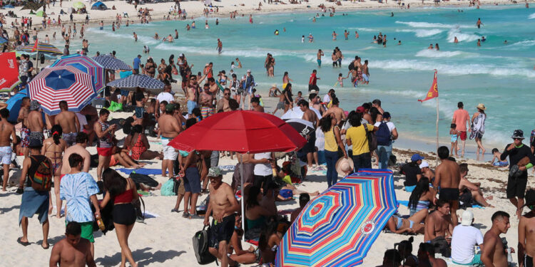 Caribe mexicano se llena en Semana Santa pese al riesgo de la inseguridad