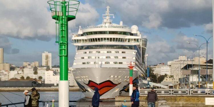 Llega a A Coruña un crucero con 46 positivos en covid-19