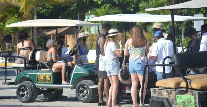 Llegarán 15 mil cruceristas en días de asueto a Mahahual