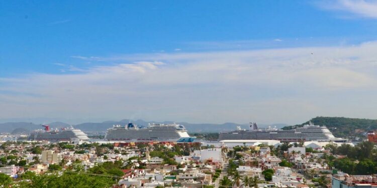 Llegarán tres cruceros con más de 15 mil personas mañana a Mazatlán