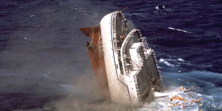 Moss Hills: El guitarrista que salvó a pasajeros de crucero que se hundía - Más Regiones - Internacional