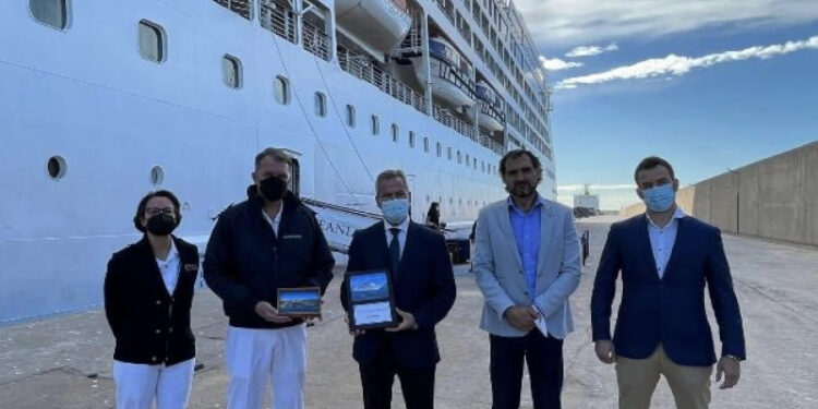 Motril recibe el segundo crucero de la temporada, con 452 pasajeros estadounidenses