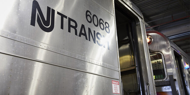 NJ Transit celebra el día de “Llevar a tus hijos al trabajo” con viajes gratuitos – Telemundo New York (47)