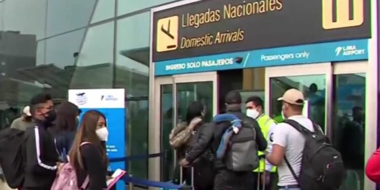 Paro de controladores aéreos perjudicó a los pasajeros. | Imagen: Canal N