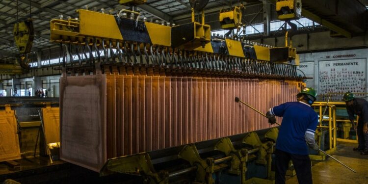 Perú cayó ocho puestos en el ranking mundial de atractivo para inversiones mineras