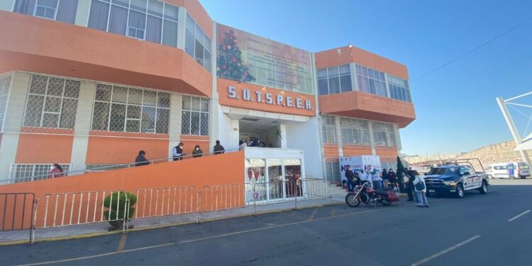 Por 4.6 mdp adjudican 25 viajes para burócratas de Hidalgo a Ixtapa-Zihuatanejo | Periódico AM