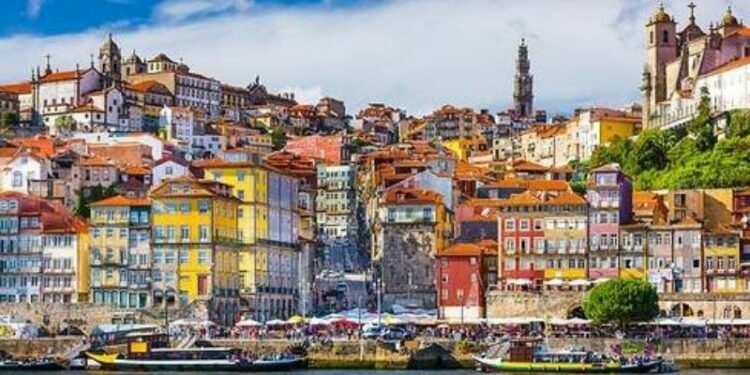 Portugal, Costa Rica y Panamá, los tres mejores países para que tengas tu oficina fuera de casa (teletrabajo + placer)