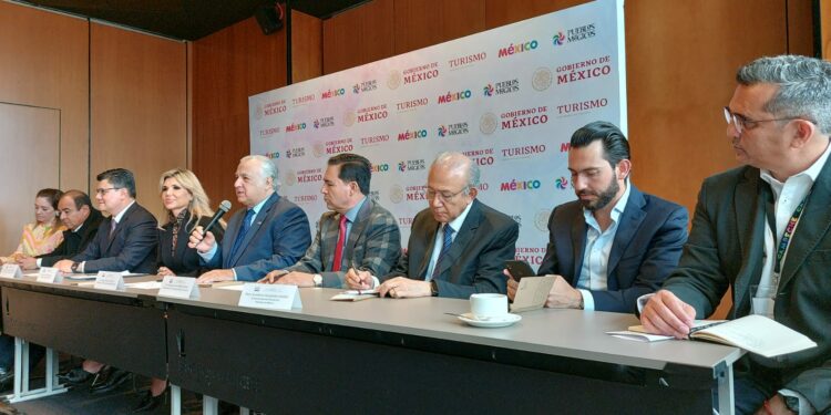 Miguel Torruco y Claudia Pavlovich, acompañados de secretarios de Turismo, presentan el 1.er Tianguis Internacional de Pueblos Mágicos en Barcelona