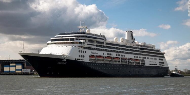 Refugiados ucranianos alojados en un crucero en Rotterdam