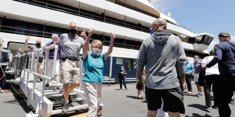 Se prevé la llegada de cerca de 700.000 turistas durante la próxima temporada de cruceros entre todos los puertos federales