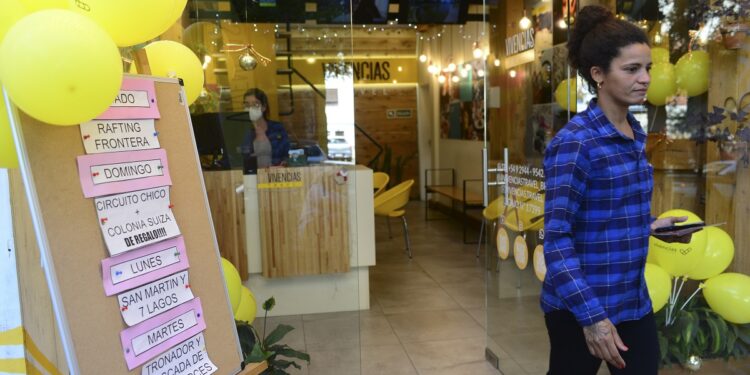 Sobran turistas de Brasil, pero faltan hoteles en Bariloche