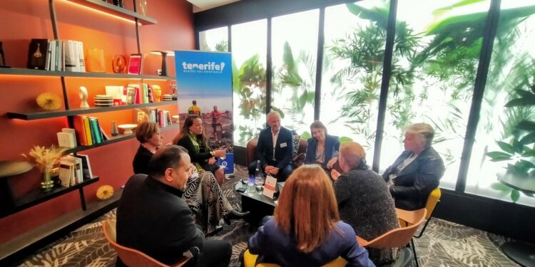 Tenerife presenta sus atractivos a operadores turísticos y agentes de viajes franceses 