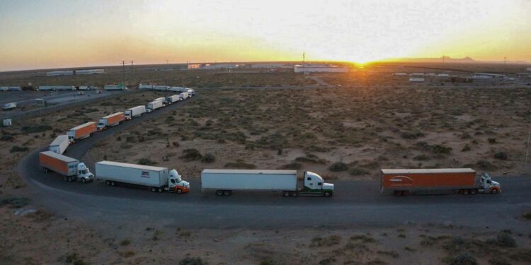 Texas mantiene inspecciones en la frontera pese a demoras