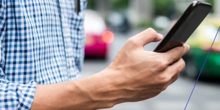 Uber y Lyft eliminan el uso obligatorio de mascarillas en sus viajes