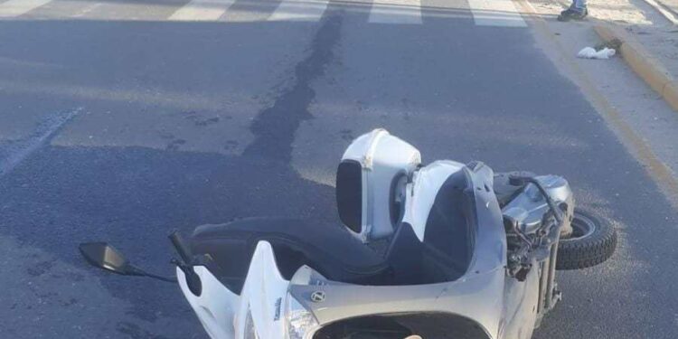 Una mujer lesionada tras accidente en la rotonda de El Crucero