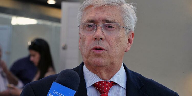 Uruguay se prepara para nueva temporada de cruceros desde el puerto de Montevideo