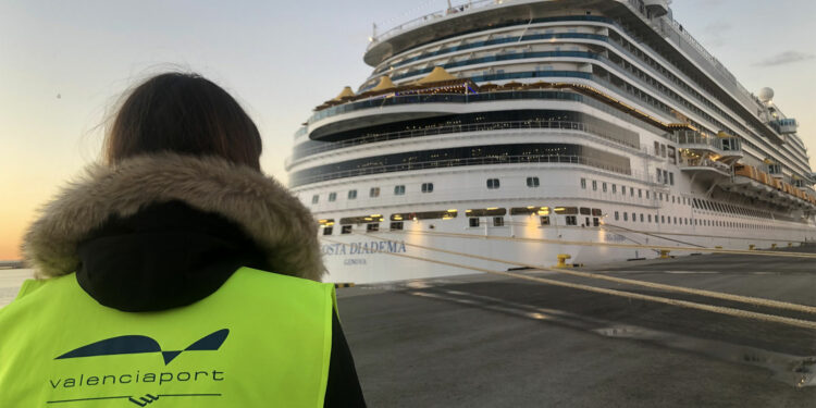 Valencia consolida su posición como destino de moda para el turismo de cruceros