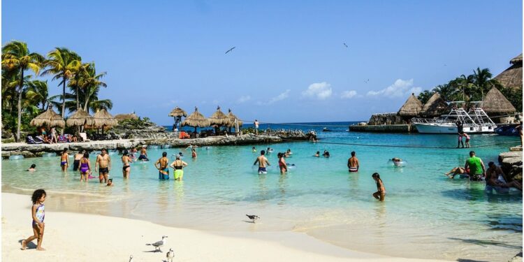 Ventas de comercios en Semana Santa a&uacute;n por debajo de niveles previos a pandemia: Canaco CDMX