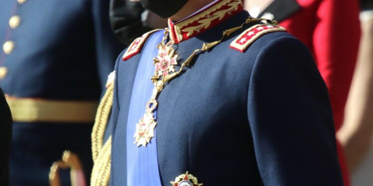 Viajes, restaurantes, joyas y chocolates: Así fue cómo se utilizaron los gastos reservados en el fraude del Ejército