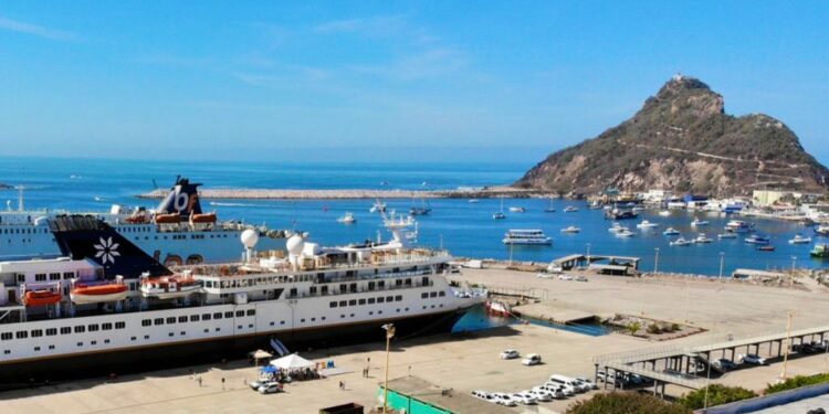 Vidanta Elegant, el primer crucero mexicano de lujo en arribar a Mazatlán