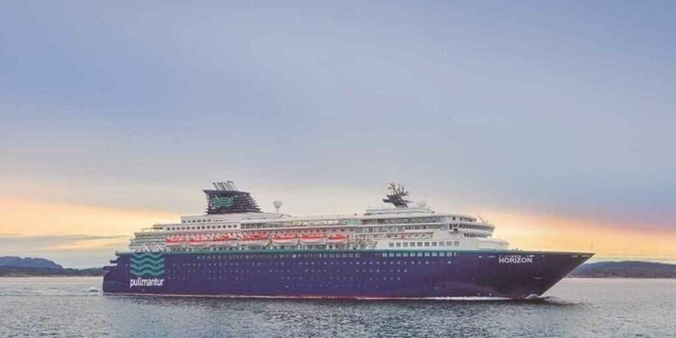 Un barco de Pullmantur.