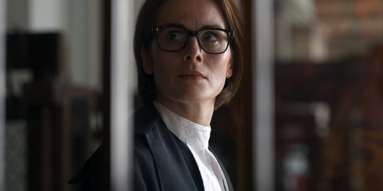 el poder enfrenta a la justicia en la serie Netflix