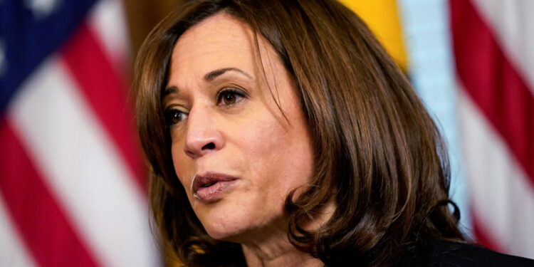 la vicepresidenta Kamala Harris da positivo al covid-19