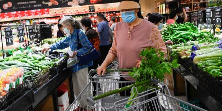 pánico se toma tiendas de alimentos ante amenaza de nueva cuarentena por casos covid