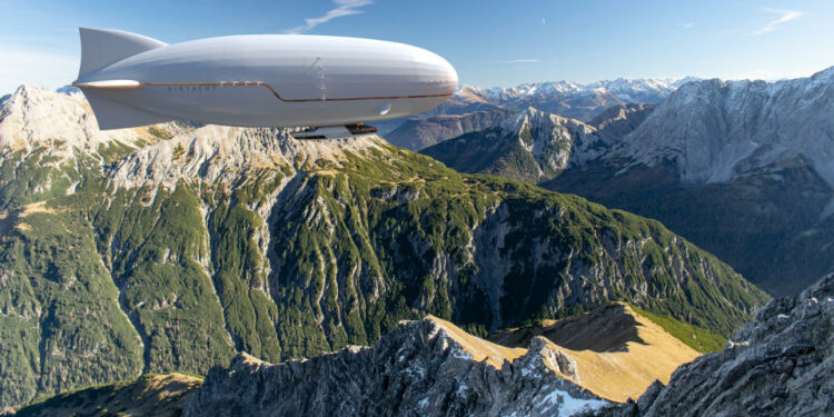 ¿Un dirigible para volar o una embarcación para navegar? Con AirYacht tienes los dos