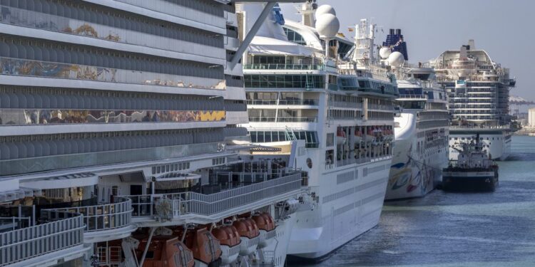 125 cruceros en mayo en Barcelona: la ciudad recupera la actividad prepandémica del sector | Cataluña