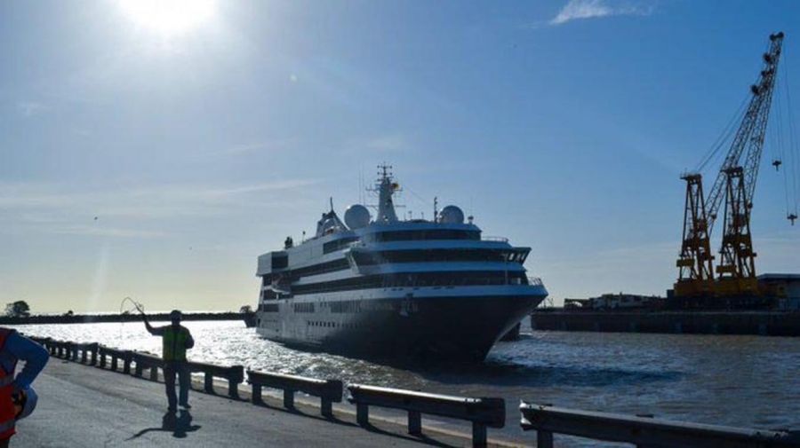 Cruceros en Argentina 20220427