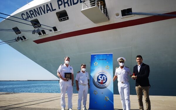 Valenciaport recibe por primera vez a crucero de Carnival