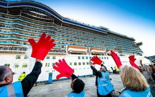 Puerto de Liverpool recibe a crucero híbrido