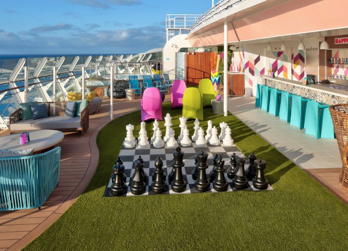 El crucero más grande del mundo atraca en València