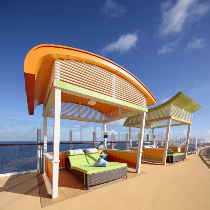 El crucero más grande del mundo atraca en València