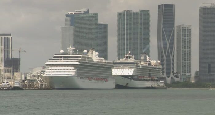 Acusan a empleado de cruceros de Florida de grabar mientras abusaba de una menor que conoció en el barco